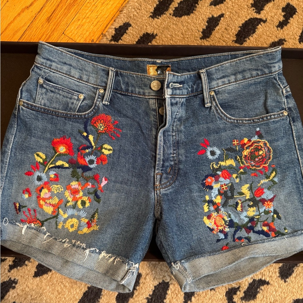 MOTHER Loosey Fray Embroidered Jean Shorts size 26